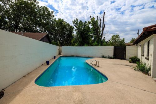 1267 Canal Dr, Turlock CA  95380-4159 exterior