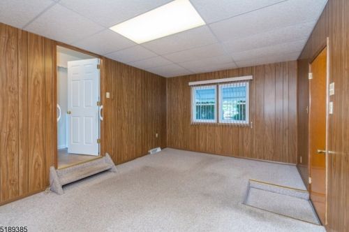 600 Lk Shr Dr, Parsippany NJ 07054-3652 exterior