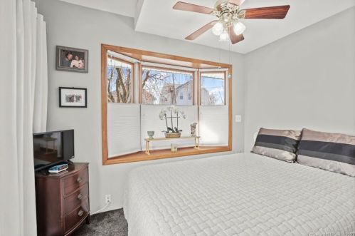 13 Prospect St, Greenwich CT 06830-6820 exterior