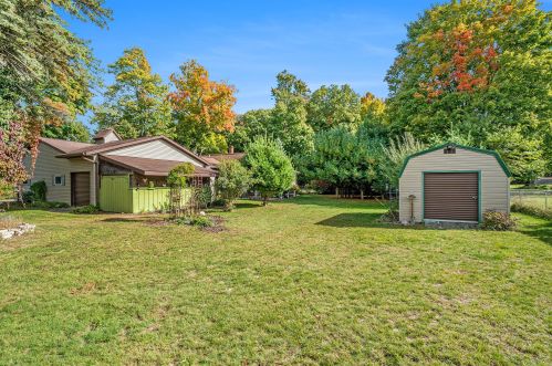 224 Elizabeth St, Sylvan Beach MI 49461-1311 exterior