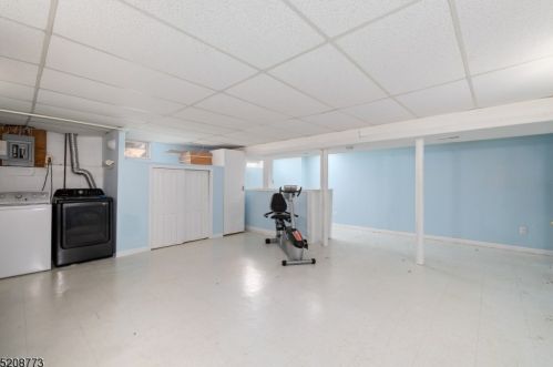 124 Exeter Ct, Piscataway NJ  08854-2178 exterior