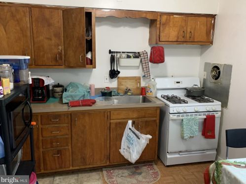 8 Ashland Ave, Manor PA 19036-1624 exterior