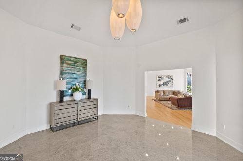 30 Chevaux Ct, Atlanta GA  30342-1944 exterior