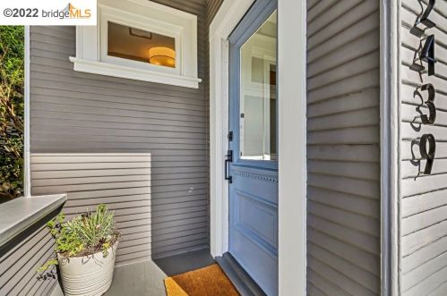 2439 Roosevelt Ave, Berkeley CA 94703-1930 exterior