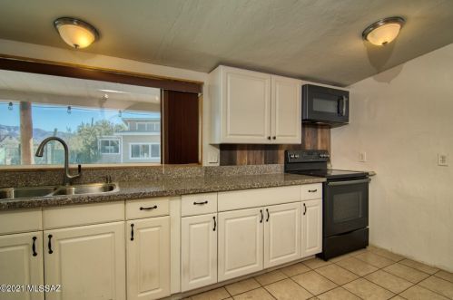 11251 Picture Rocks Rd, Tucson AZ 85743-9615 exterior