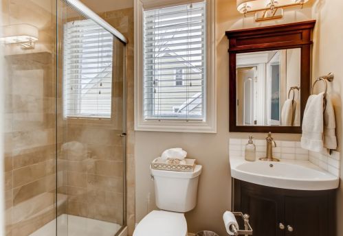 252 Grantley Ave, Elmhurst IL 60126-2237 exterior