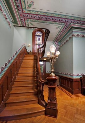 5501 Elgin St, Pittsburgh PA 15206-1432 exterior