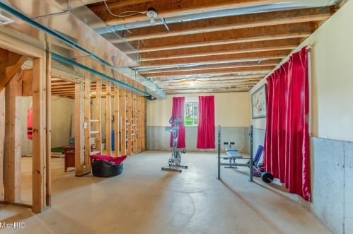 1758 Starr View Ln, Middlevle MI 49333-8061 exterior