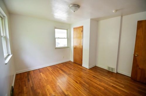 324 13 St, Pittsburgh PA 15215-2420 exterior