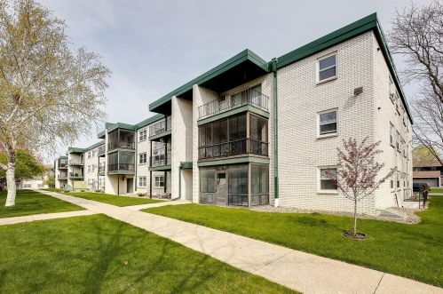 2730 Dale St, Saint Paul MN  55113-2303 exterior