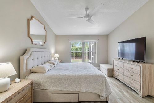 8362 Logia Cir, Boynton Beach FL 33472-7113 exterior