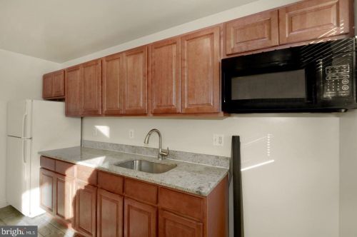 210 Orange St, Washington DC 20032-1737 exterior