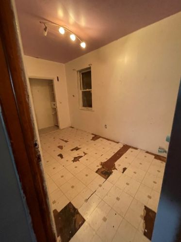 2801 Avers Ave, Chicago IL 60629-4318 exterior