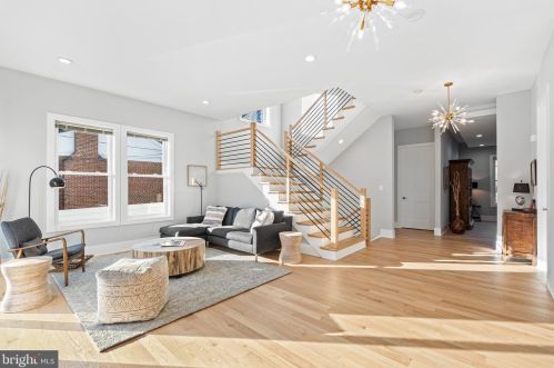 6714 Van Fleet Dr, Mc Lean VA  22101-5140 exterior