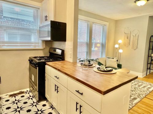 4975 Lindenwood Ave, Saint Louis MO 63109-1833 exterior