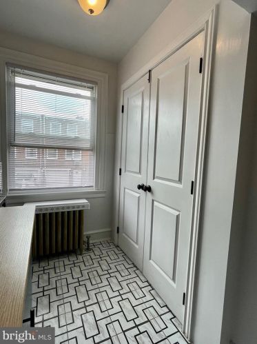 6131 Erdrick St, Philadelphia PA 19135-3516 exterior