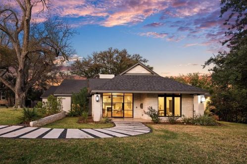 3919 Balcones Dr, Austin TX 78731-5414 exterior