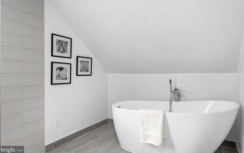 1707 Grandin Ave, Rockville MD 20851-1159 exterior