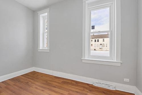 8444 Buffalo Ave, Chicago IL  60617-2609 exterior