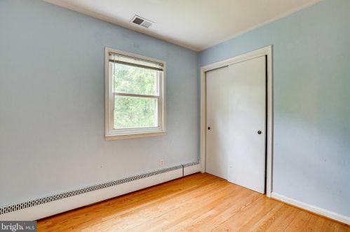 4301 Laurel Rd, Alexandria VA 22309-2520 exterior