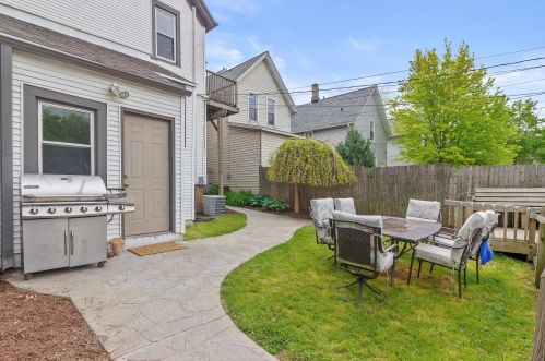 2413 Oakland Ave, Milwaukee WI  53211-4334 exterior