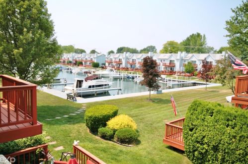 149 Milton, Algonac MI 48001-1800 exterior