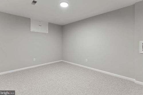 7449 Duddington Dr, Alexandria VA 22315-3849 exterior