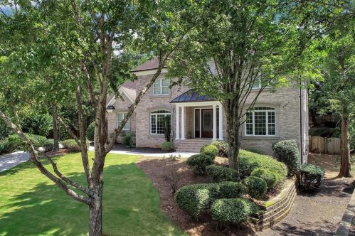 2132 Innsfail Dr, Lithonia GA  30078-2059 exterior