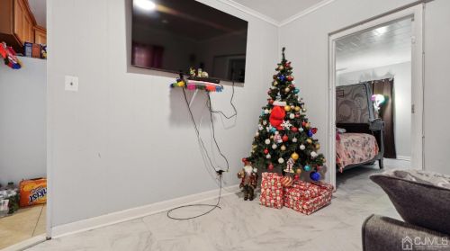 47 Fayette St, Edison NJ  08817-4317 exterior