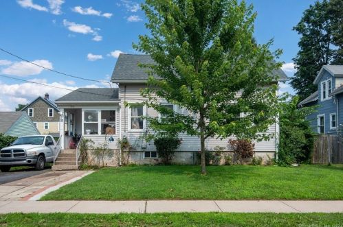 33 Gdn St, Enfield CT 06082-3610 exterior