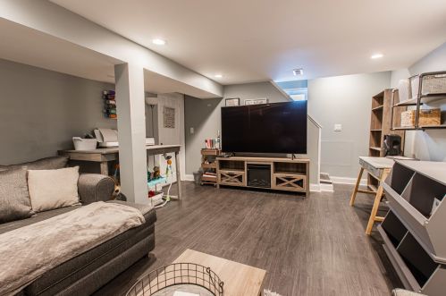 2242 15 Ave, Broadview IL 60155-4006 exterior