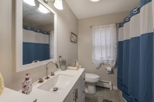 31 Ravenwood St, Springfield MA 01119-2202 exterior