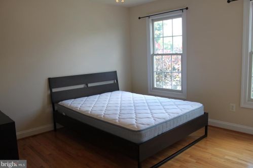 204 Deep Trail Ln, Rockville MD  20850-7753 exterior