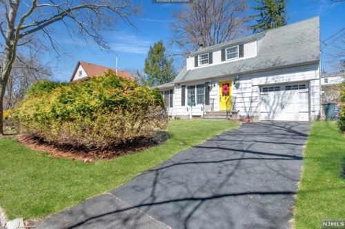 85 Park Ave, Cresskill, NJ 07626-1518