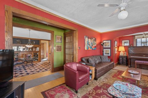 1917 Belleview Pl, Milwaukee, WI 53211-3902