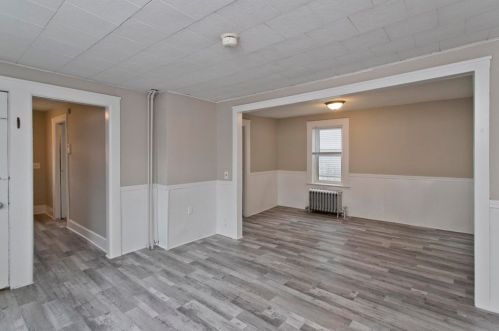 35 Prospect St, Enfield CT 06082-3443 exterior