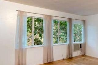 285 Barrington Ave, Los Angeles CA  90049-3366 exterior