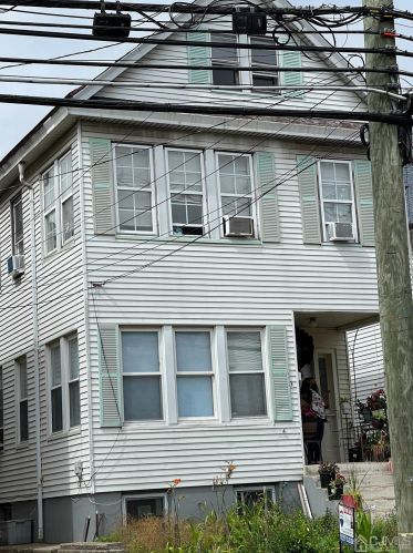 72 Louis St, New Brunswick, NJ 08901-2254