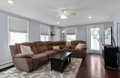 43 Frst St, Dover NH 03820-3223 exterior