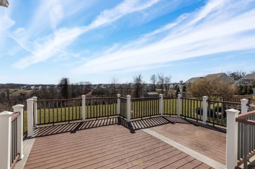 114 Cimarron Dr, Moon Twp, PA 15108-9641