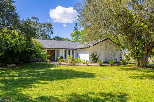 155 Old Tamiami Trl, Naples FL 34110-1170 exterior