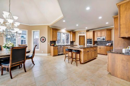 1140 Autumnview Dr, Rochester MI 48307-6060 exterior