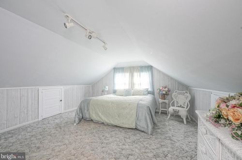 111 Oakland Ave, Camden NJ 08107-1212 exterior