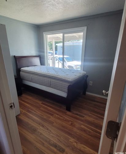 4 Tiny Wood Dr, Sandy UT 84070-2636 exterior