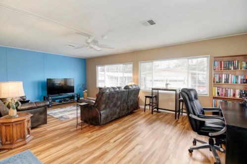 314 Raymond Ln, Folsom, CA 95630-1724