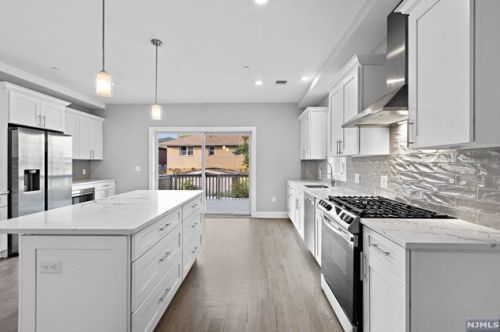 57 Lincoln Ave, Cliffside Park NJ 07010-1820 exterior