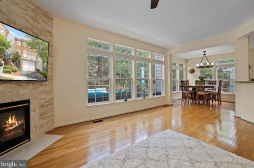 6802 Morning Brk Ter, Alexandria VA 22315-6117 exterior