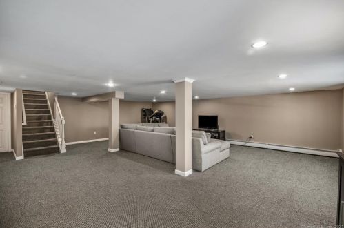 39 Scribner Hl Rd, Wilton CT 06897-2221 exterior