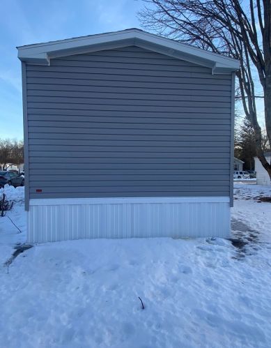 29 Hazel Dr, Concord NH 03301-3426 exterior