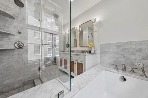 35 Russell St, Boston MA 02114-3901 exterior